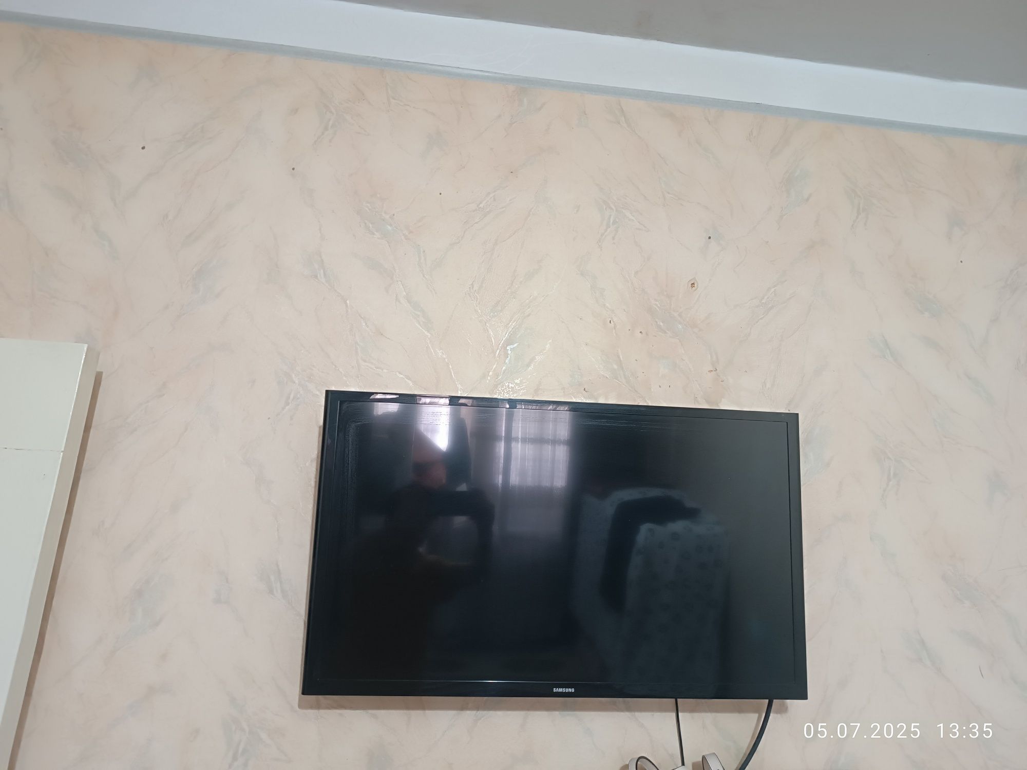 Телевизор SAMSUNG 32