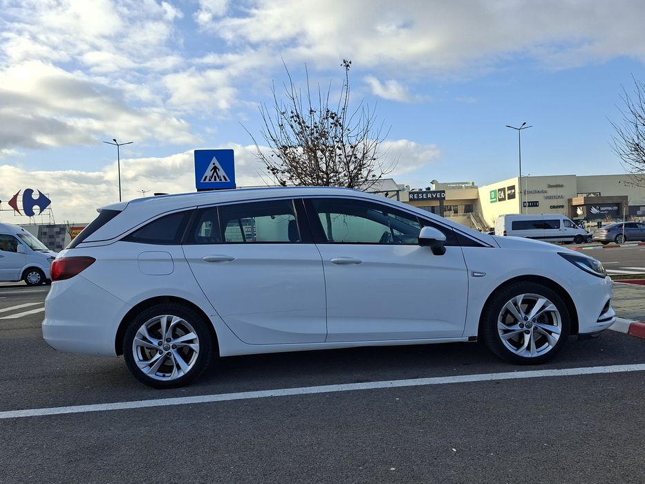Vând Opel Astra 2016