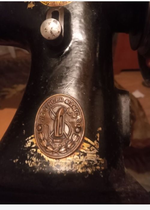 Продам швейную машинку Зингер.