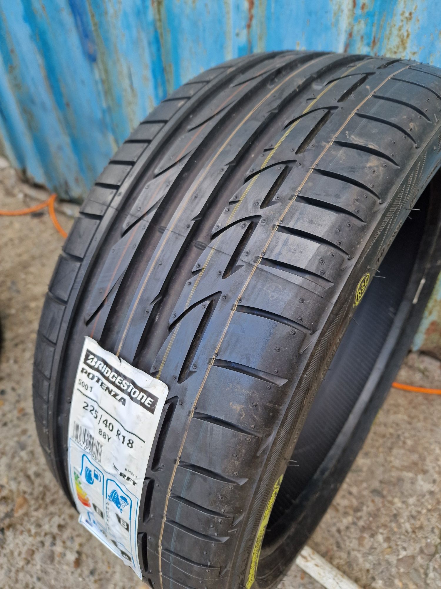 Anvelope Vară 225.40.18 Bridgestone Runflet O Bucată Rezervă Noua