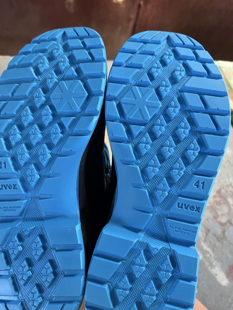 Vand bocanci protectie Uvex marimea 41