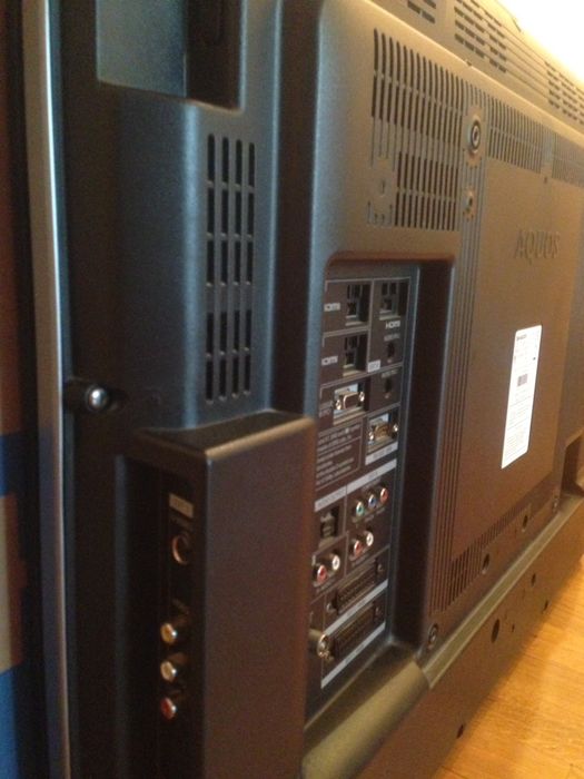 LCD Sharp Aquos TV