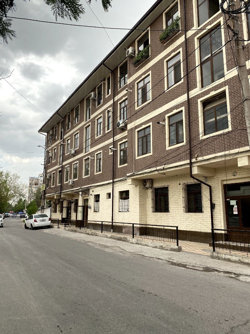 Ijara bez makler Qorasuv 6.  Квартира ўзимники ижарага берилади. Здаёт