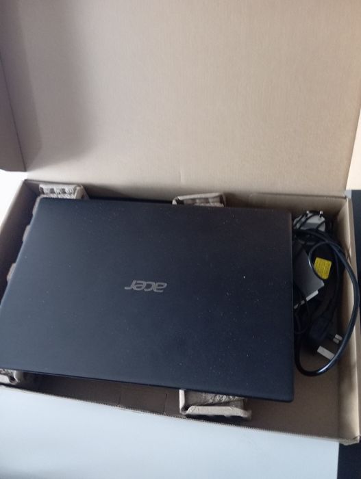 Noutbuk Acer aspri