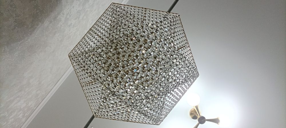 Продам люстру хрустальную