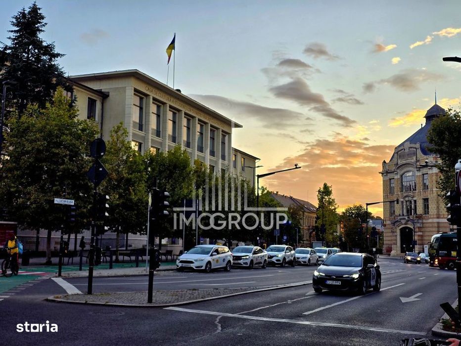 Apartament cochet de vanzare in centrul Clujului – tavan inalt, zona