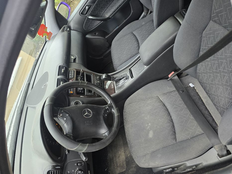 Vând sau schimb Mercedes Benz