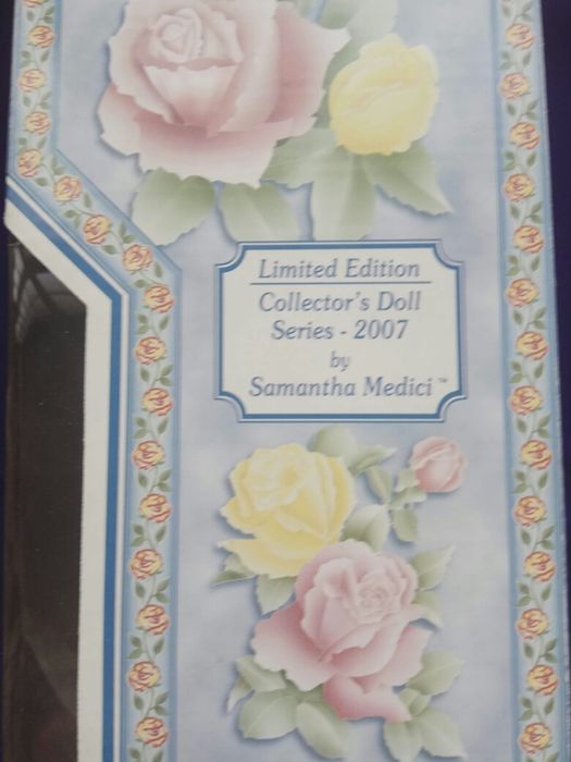 Продавам две порцеланови кукли