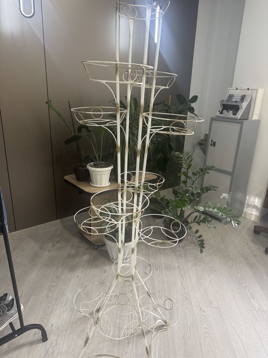 Подставка под цветы