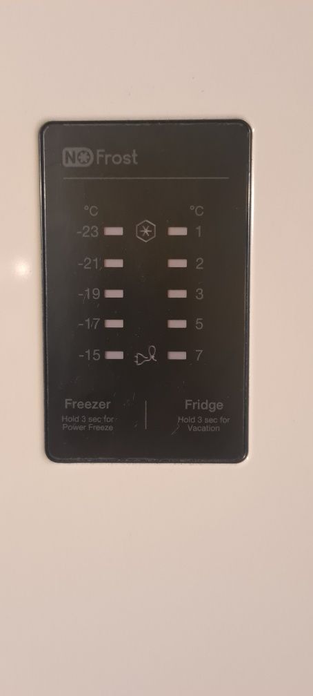 Хладилник с фризер SAMSUNG no frost