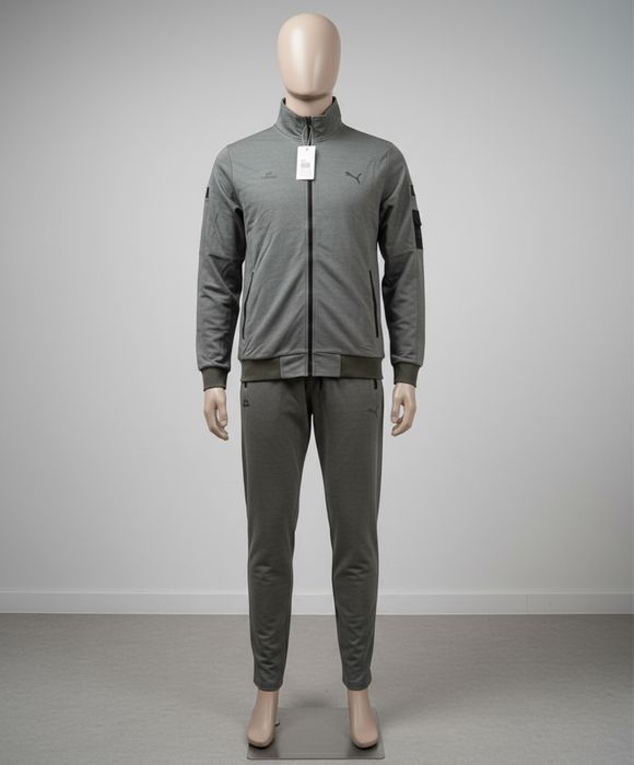 Мужской спортивный костюм