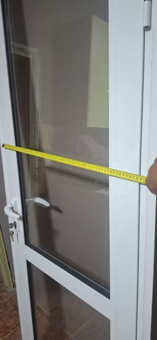 Алуминиева врата със стъклопакет