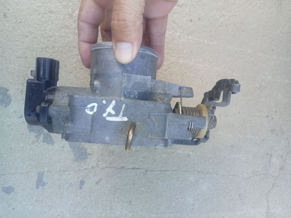 Продам дроссельный заслонка