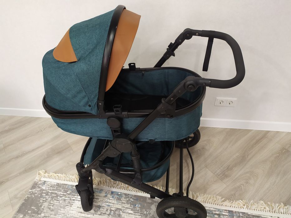 Продам новую коляску