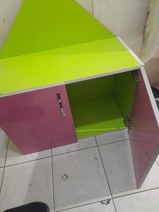 Деворий осма шкафча