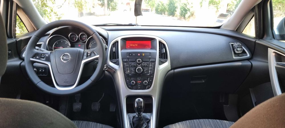 Opel Astra J 1.7 CDTI 110 CP Euro 5 Hatchback An Fab.2011