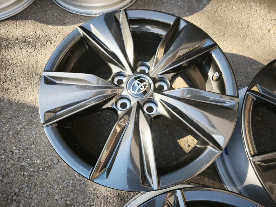 17" оригинални алуминиеви джанти за Toyota/Lexus.