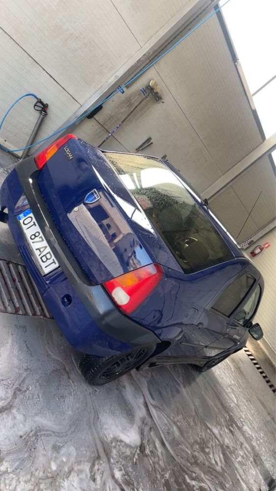 Vand logan 1.6 benzina