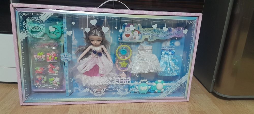 Игрушечная кукла