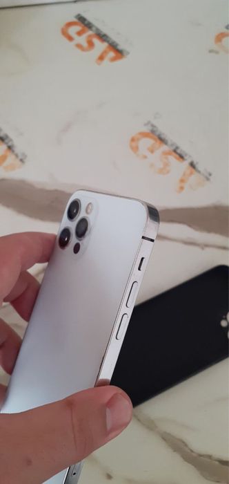 Iphone 12 pro sotiladi kichkina aybi bor