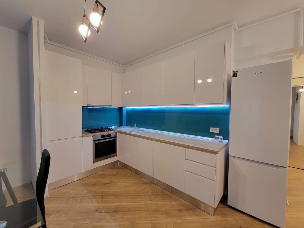 Închiriez apartament 3 camere, complex 4City Pipera