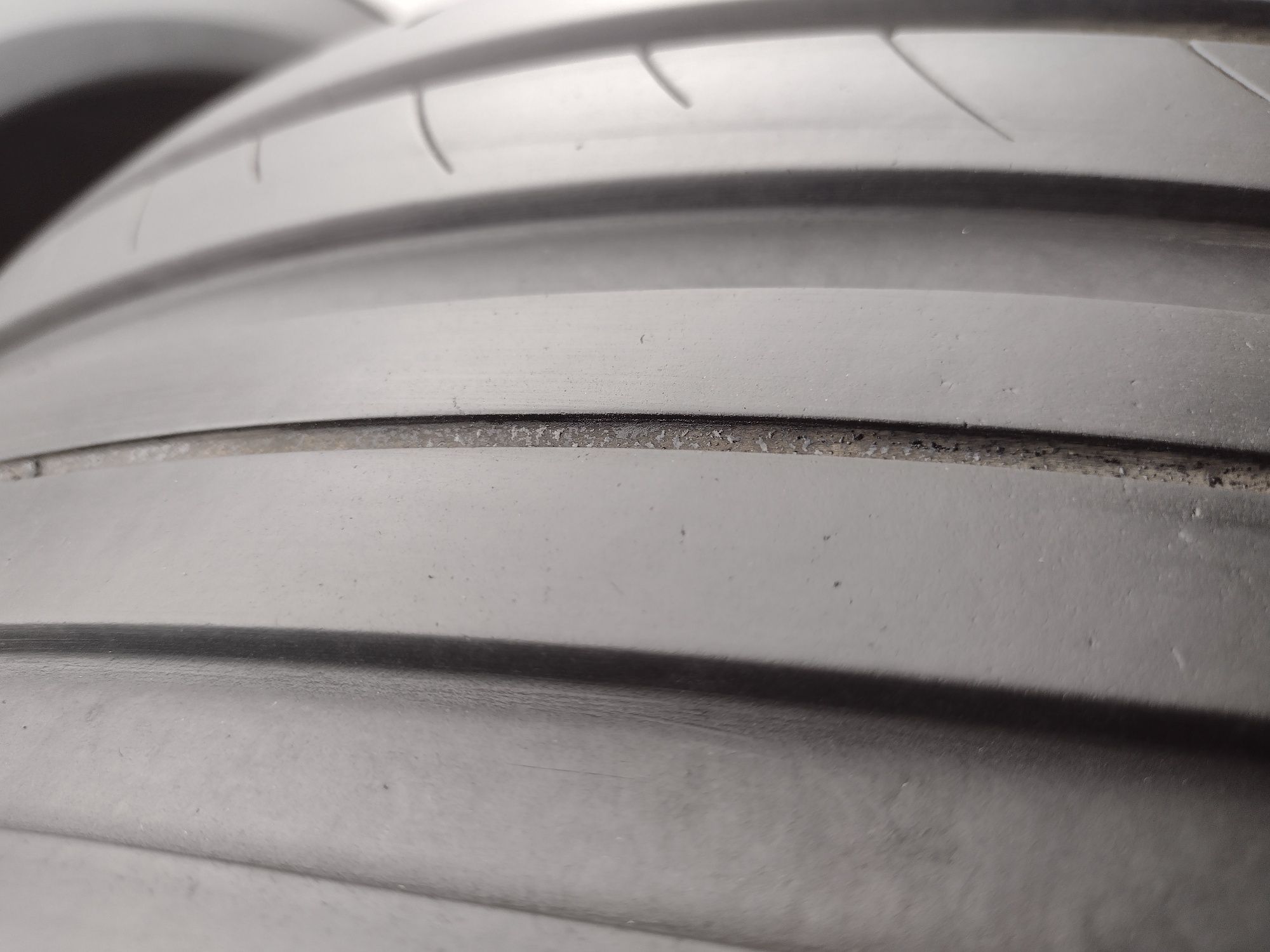 Единична 275/40/19 Dunlop SP RT dot4214