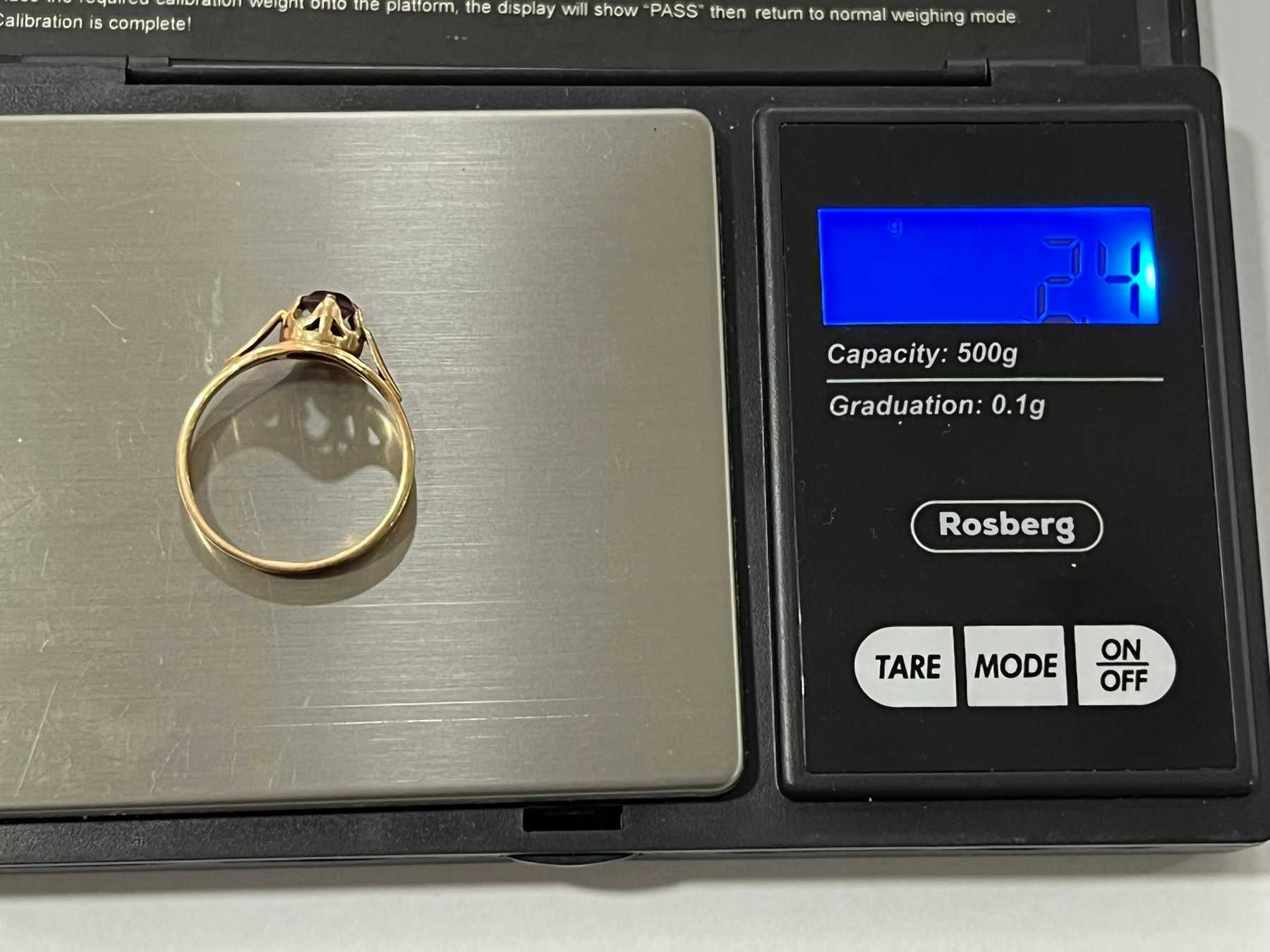 Продавам златен женски пръстен