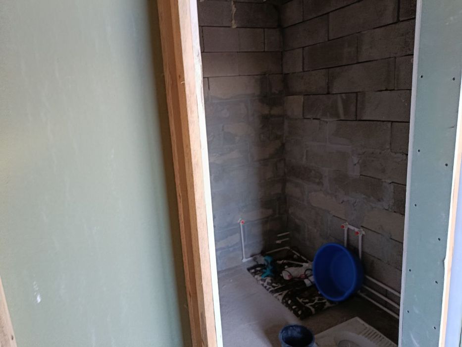 2 sotikli chala bitgan xovli uy sotiladi