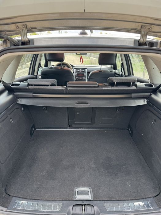 Vand Mercedes B200