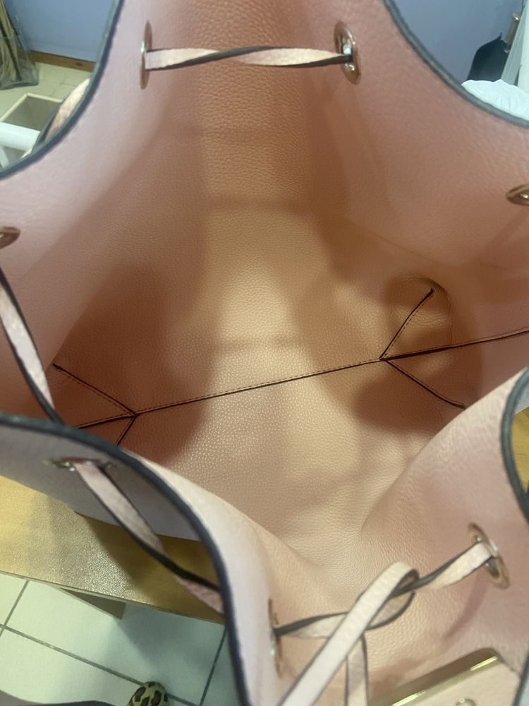 Дамска чанта Guess