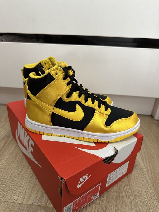 Nike Dunk High ESS TWIST womens