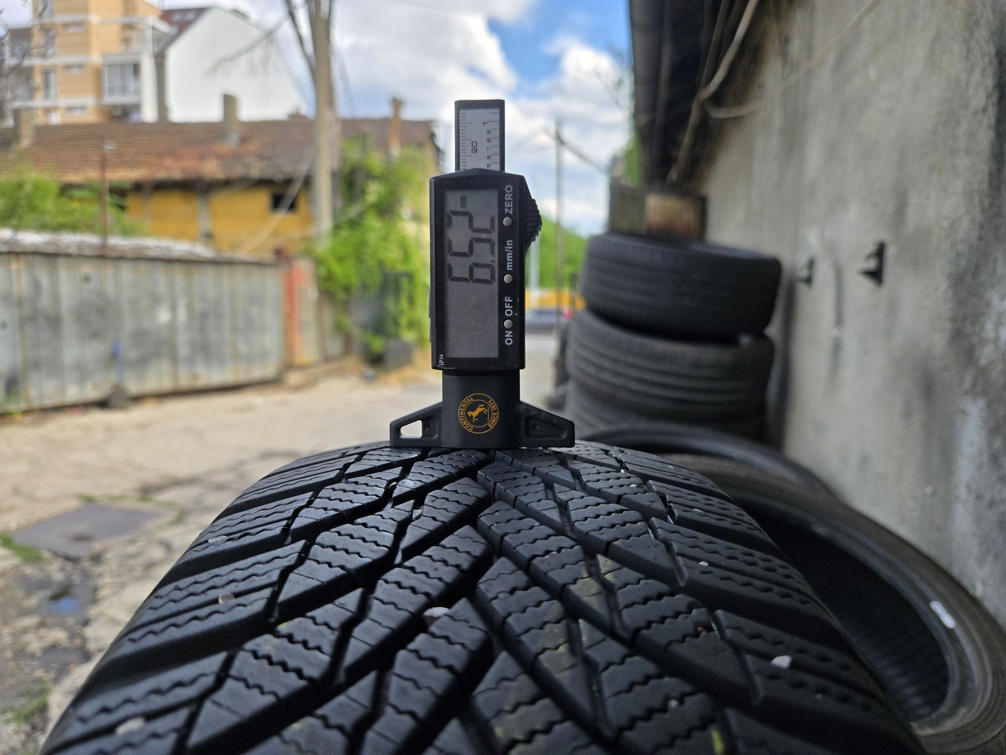 4бр. 185 65 15 Firestone зимни.