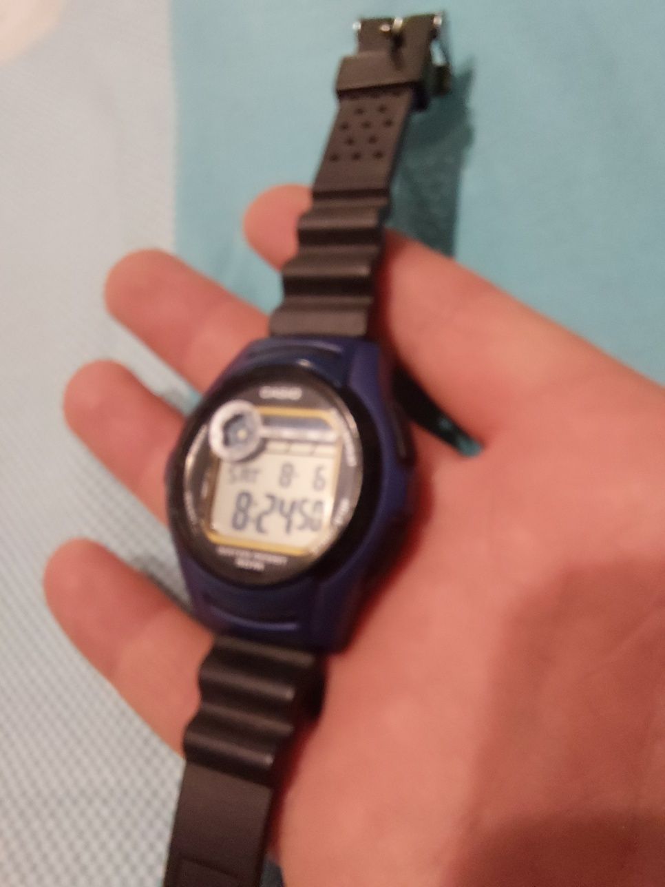 Ceas casio W213 rezistent la apă