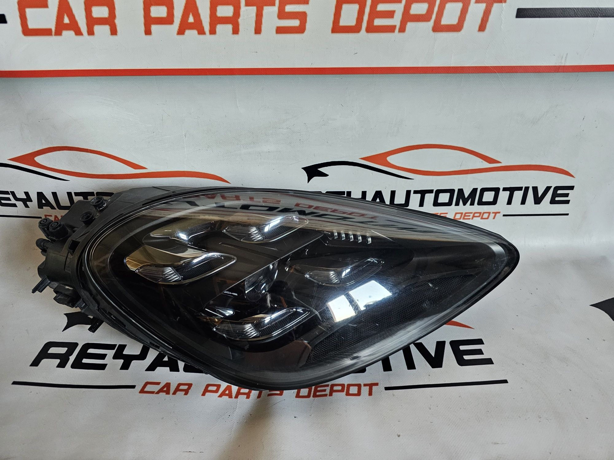 Far dreapta led Porsche Cayenne 9Y dupa 2017 cod 9Y0941078J