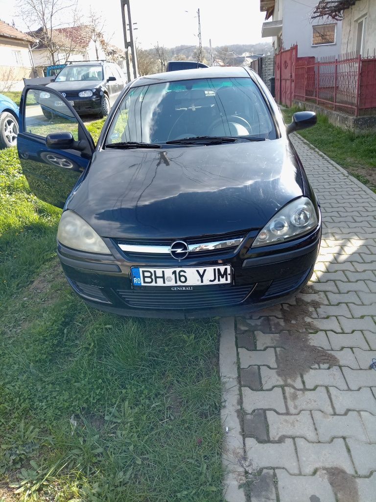 Vând opel corsa .