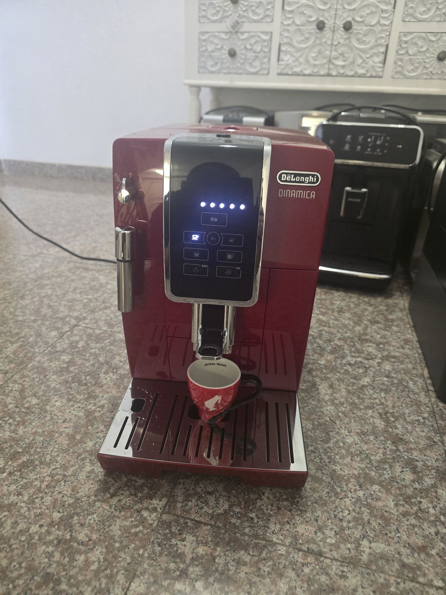 Кафемашина Delonghi Dinamica