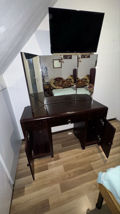 Masa make-up lemn masiv  negociabil