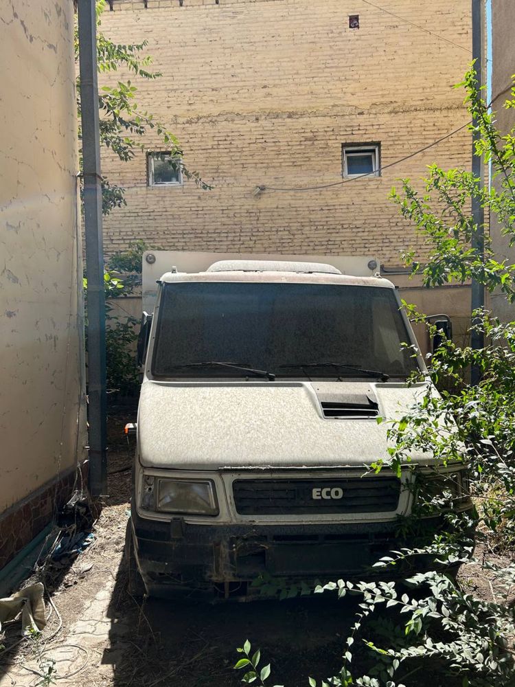 Автомобиль Iveco Daily 1994 года выпуска.