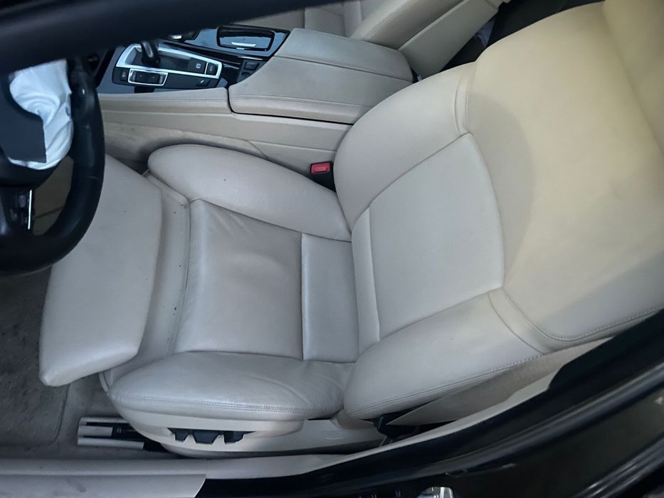 Dezmembrez Bmw F10 / F10 528i 258Cp Culoare B90