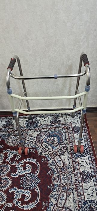 Новий   ходунок складной.250тисяч сум