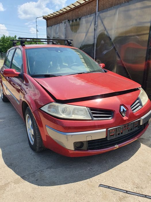Vand bara fata , faruri , capota , aripi Renault Megan