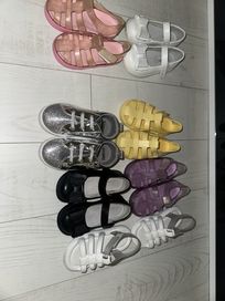 Детски сандали и обувки