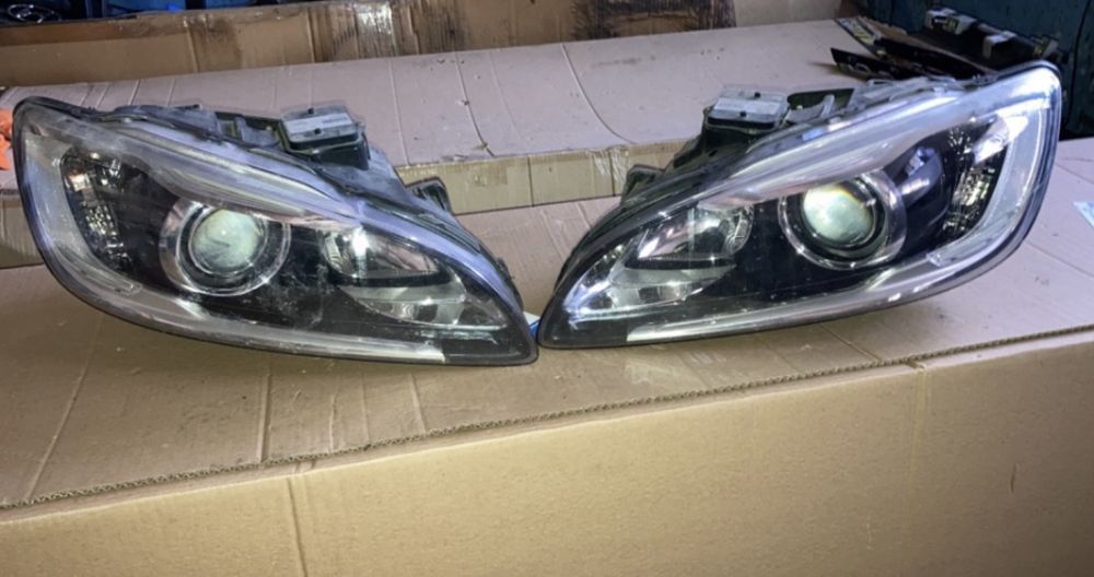 Far Volvo V60 S60 2 Facelift 2013 - 2017 faruri Stanga dreapta xenon