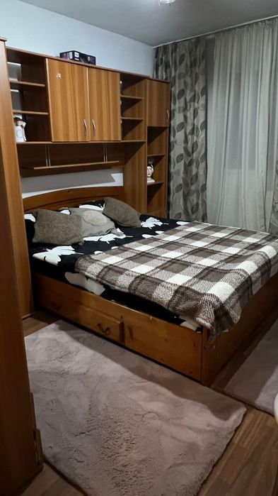 Ofer spre închiriere!!