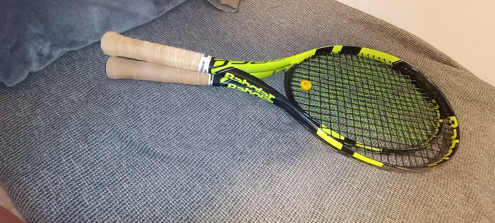 2 бр. Тенис ракети Babolat Pure Aero + Babolat (12 ракети). Подарък.