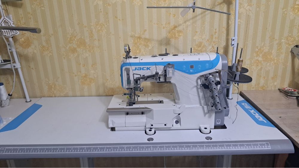 Швейная мащинка ЖАК