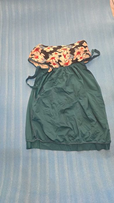 Costum de baie verde cu motive florale