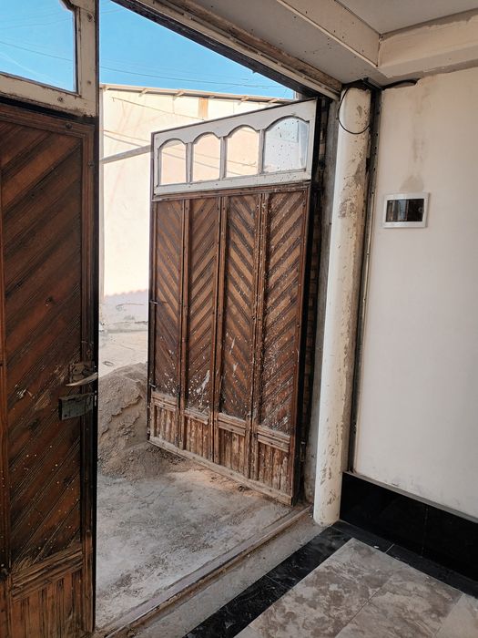 Дарвоза сотилади