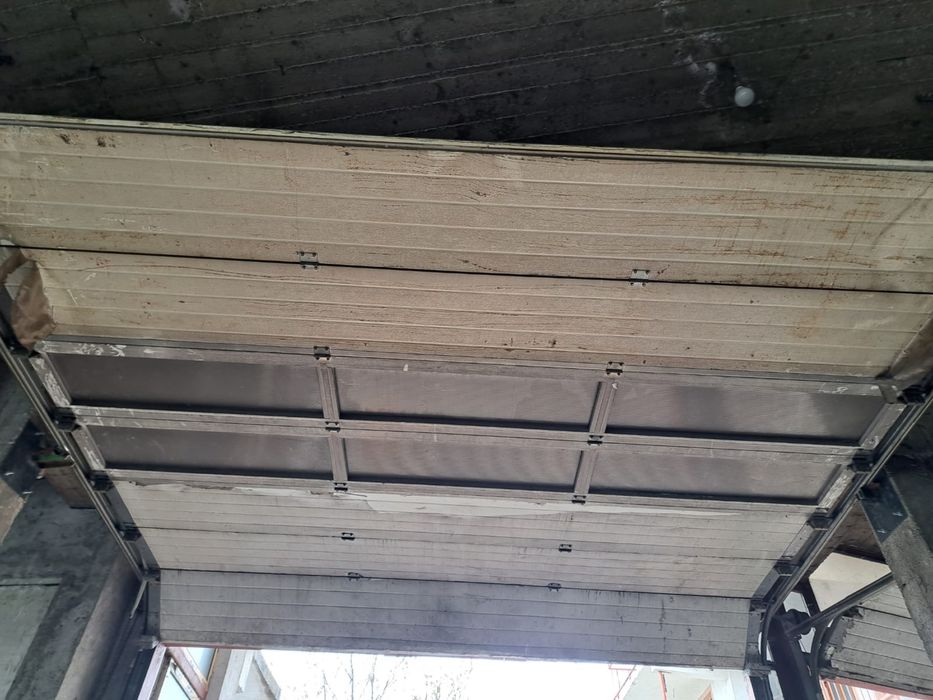 Poarta rulantă care a fost montata la service