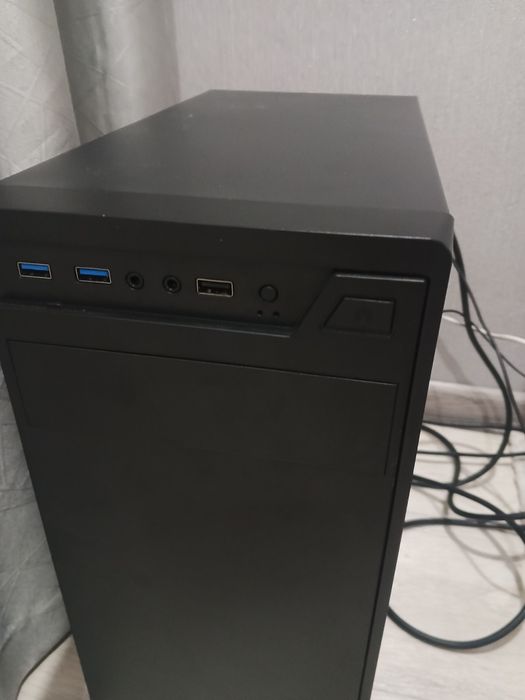 Продам системный блок i3